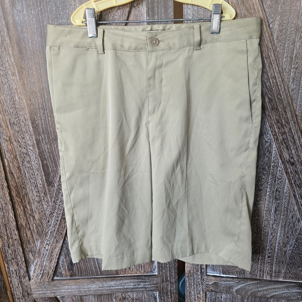 Nike Golf Shorts Boys Size XL Beige Chino Dri-FIT Stretch Performance 10" Inseam